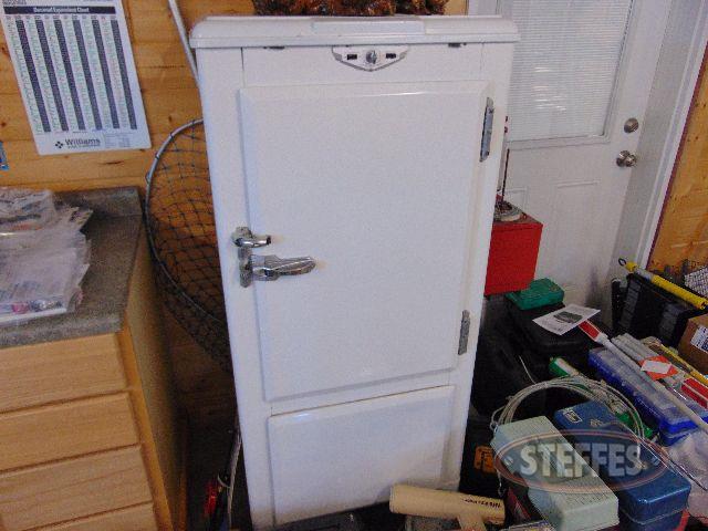 Antique electric refrigerator_1.jpg